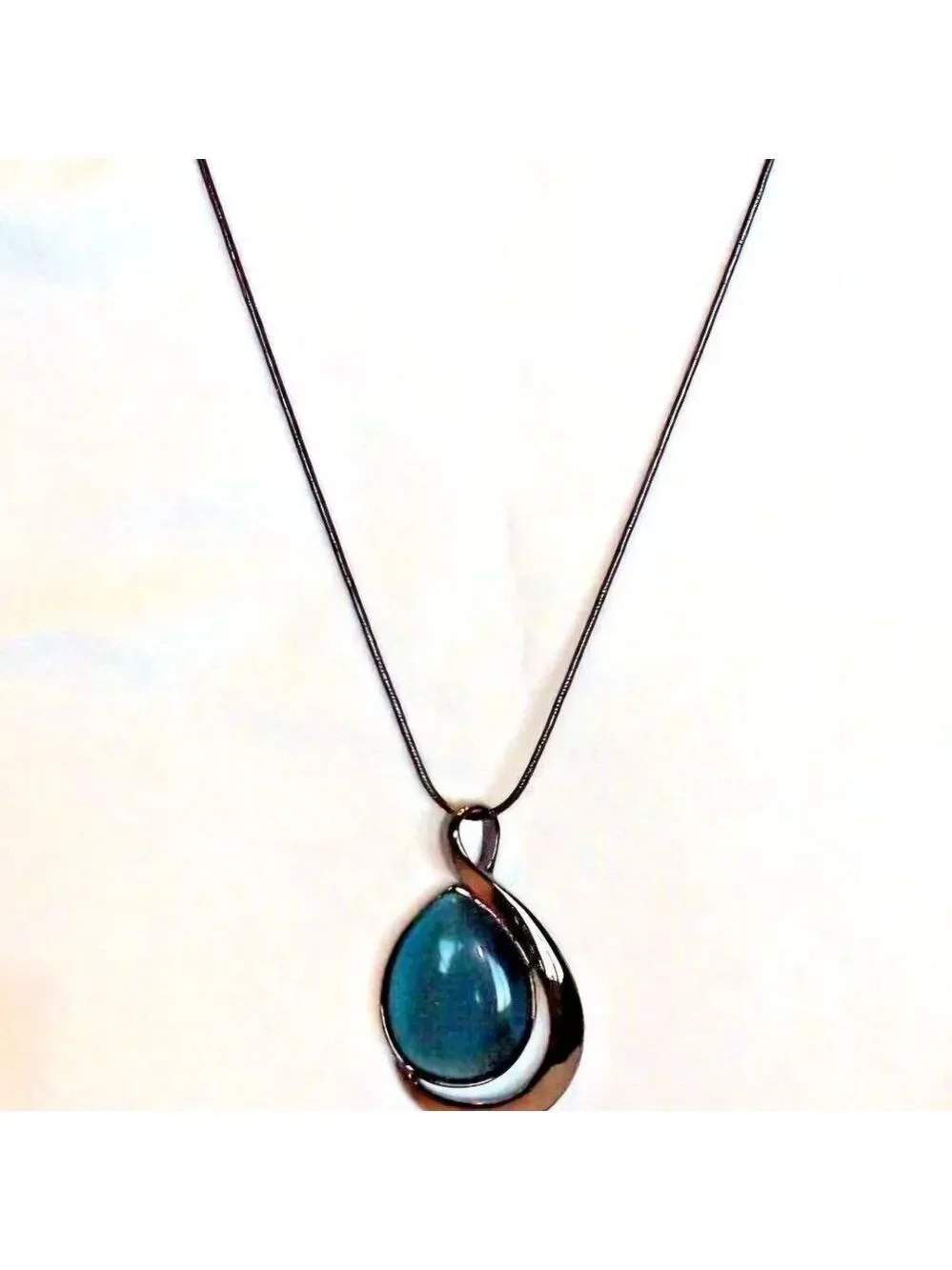 Lia Sophia Pendant Necklace, Cat's Eye,16-19